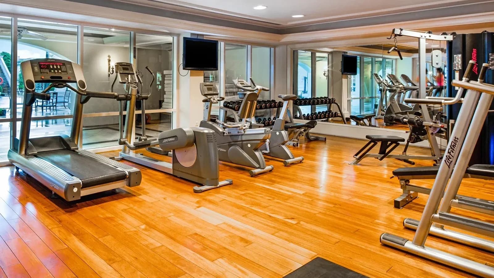 Phòng gym Life Fitness
