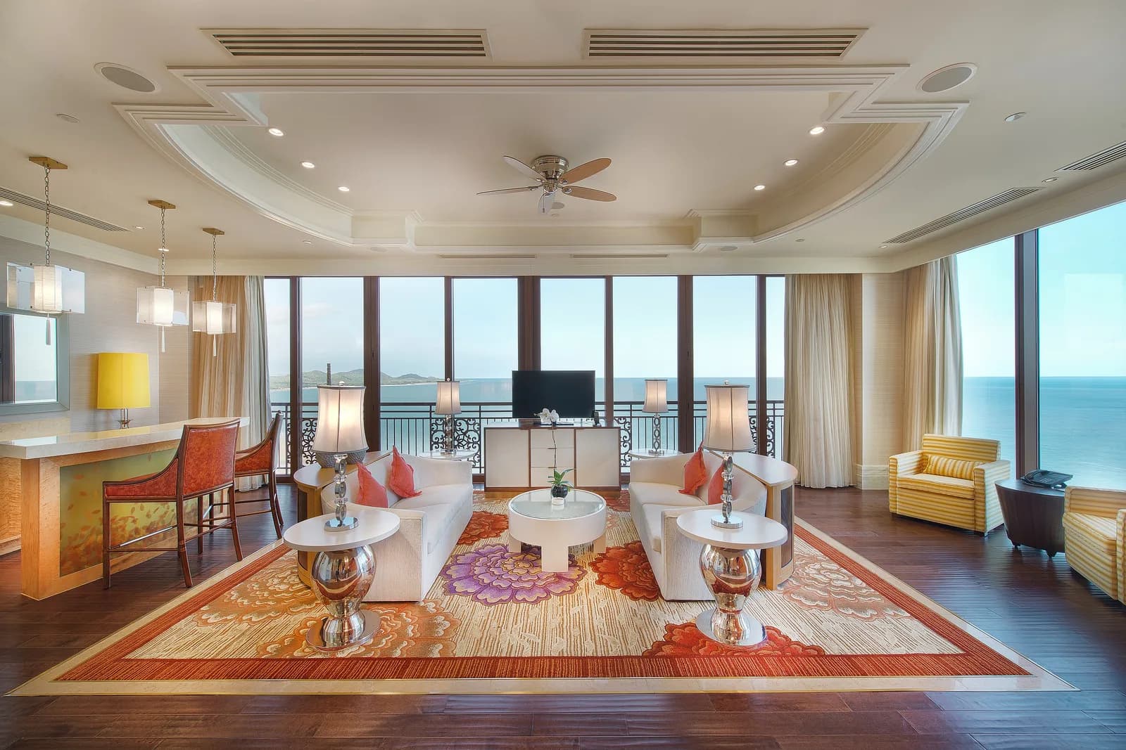 Suite Grand hướng biển