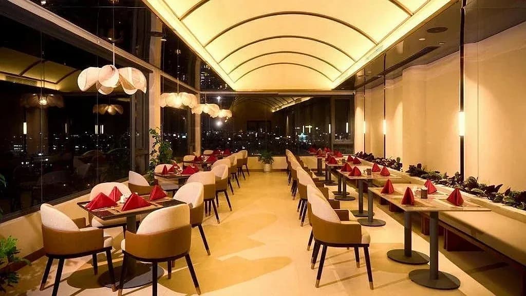 Sky Lounge ngắm hoàng hôn