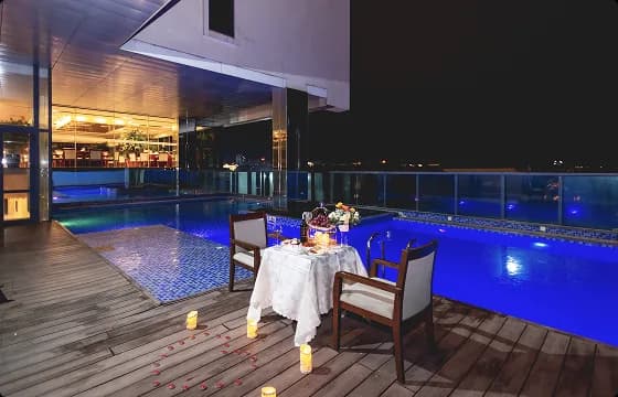 Bể bơi vô cực trên tầng thượng