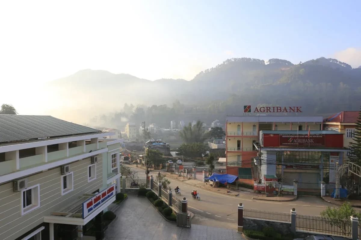 Ngay giữa phố cổ Đồng Văn