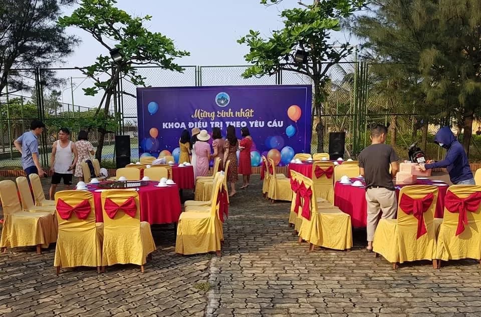 Tiệc gala ngoài trời