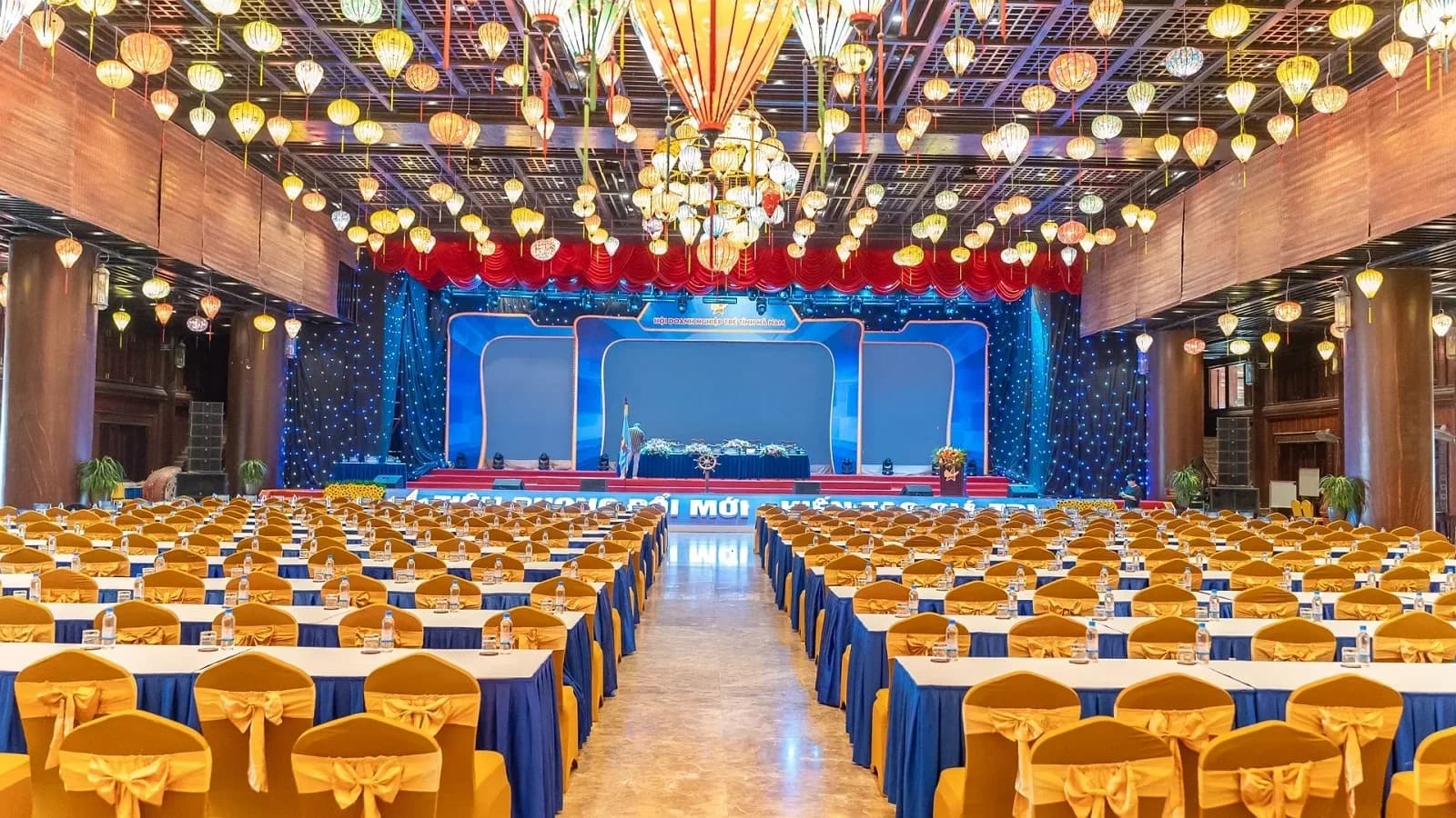 Combo đoàn hội nghị – hành hương