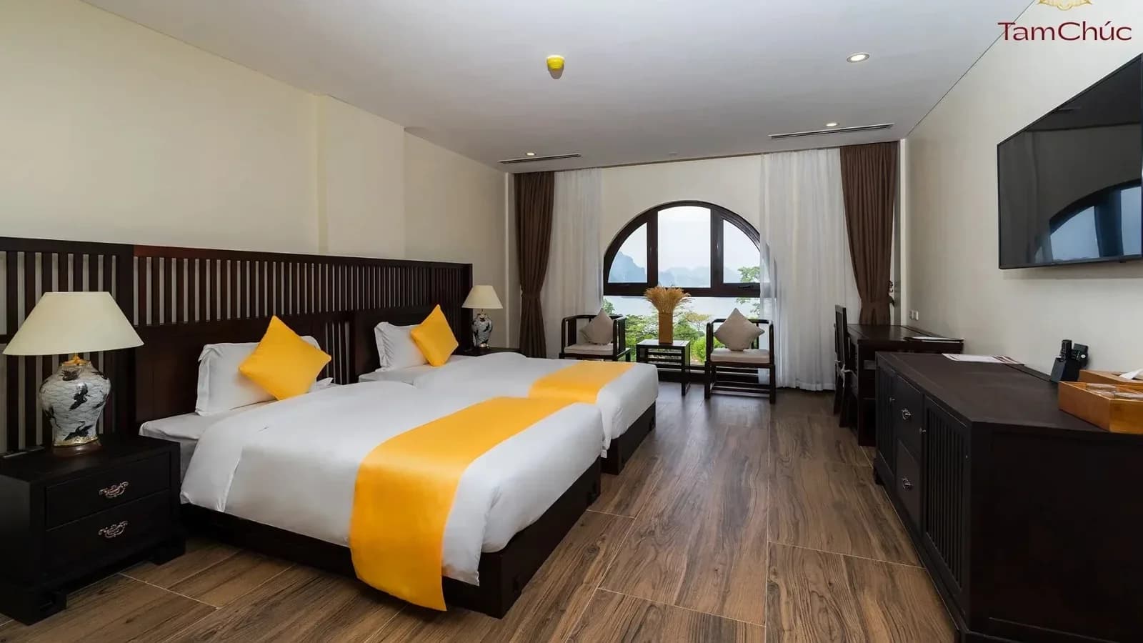 Phòng Deluxe Hướng Hồ Tam Chúc