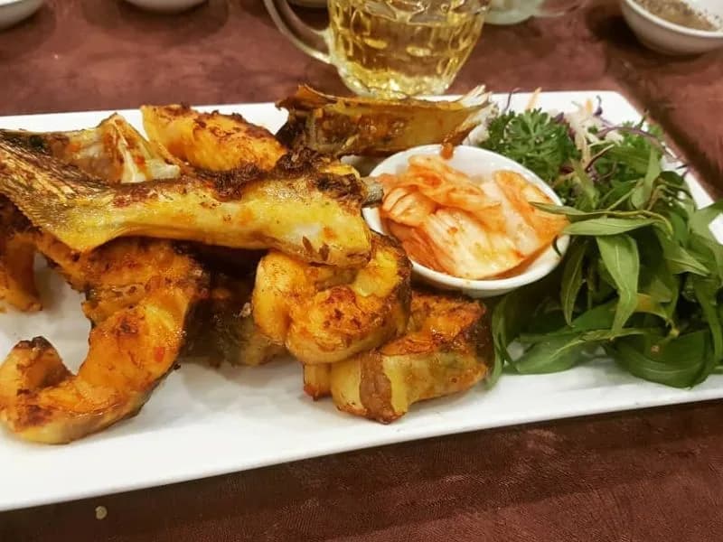Đặc sản cá hồ Trị An