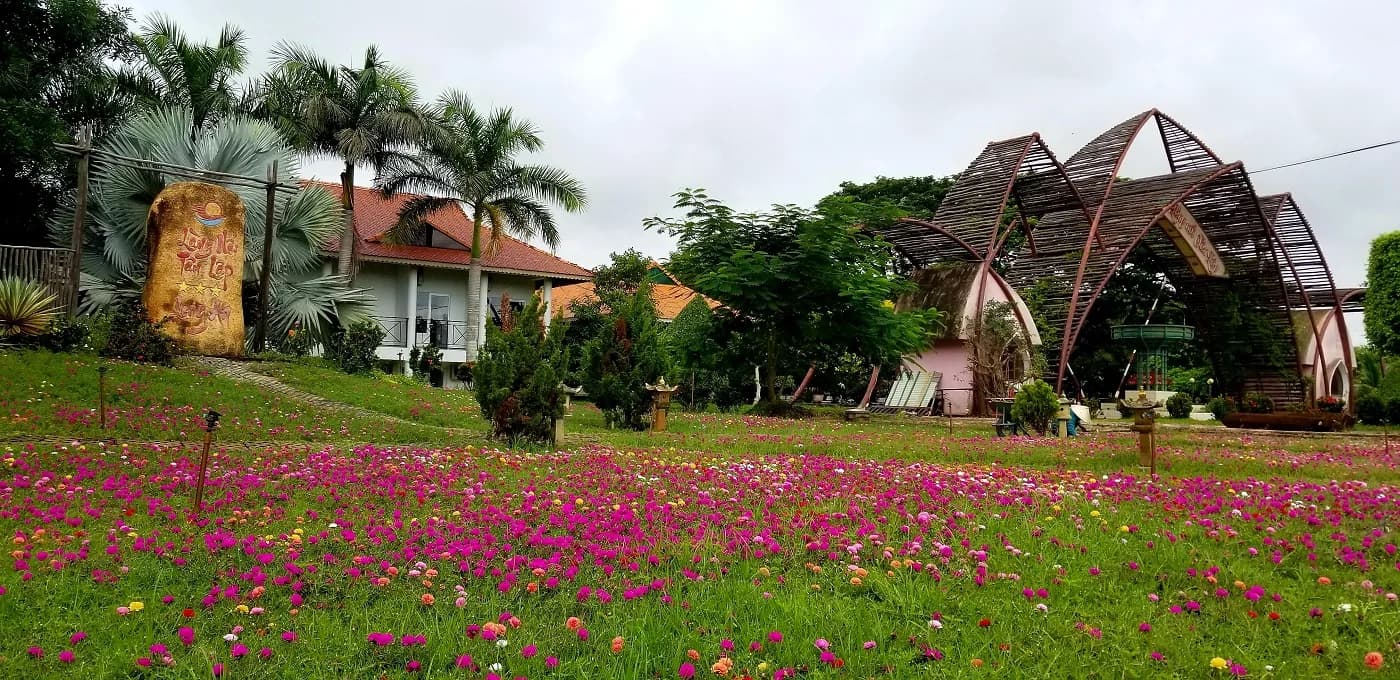 Vườn hoa & khuôn viên xanh