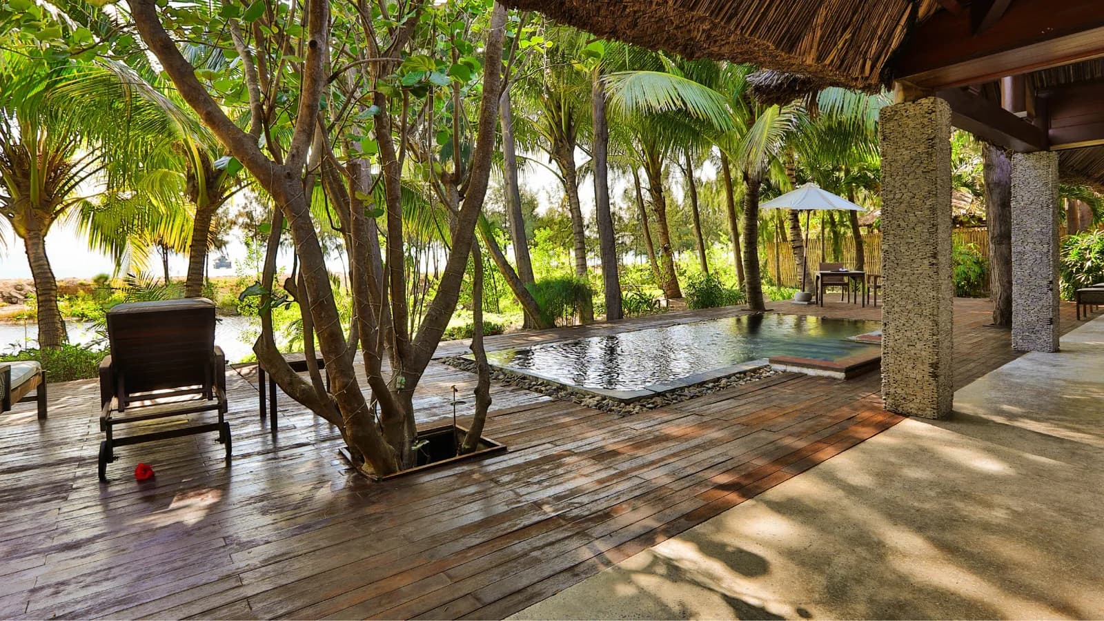 Lagoon Pool Villa