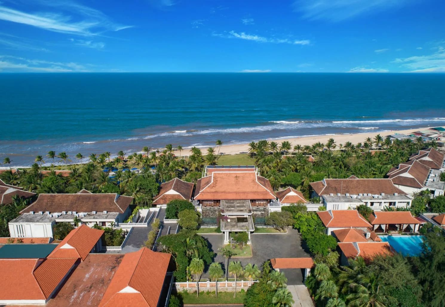 Lapochine Beach Resort (Ana Mandara Huế)