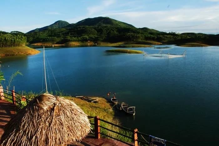 Chèo thuyền & bè tre khám phá đảo cọ