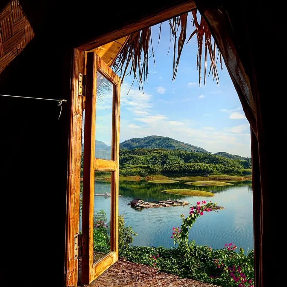 Tầm nhìn mặt hồ Thác Bà