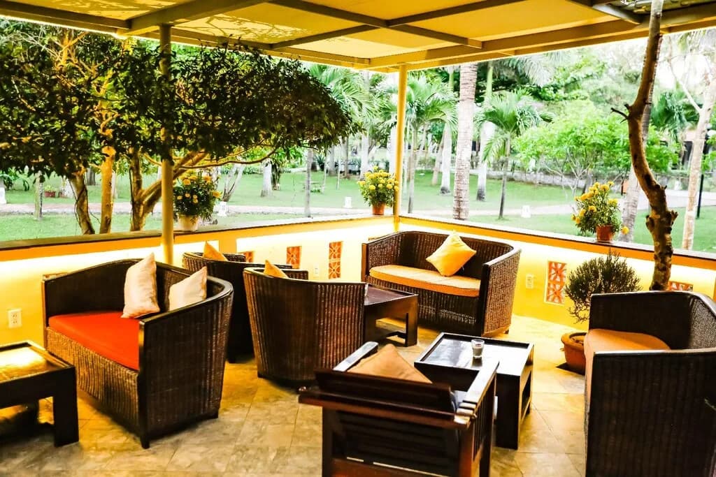 Lounge sân vườn