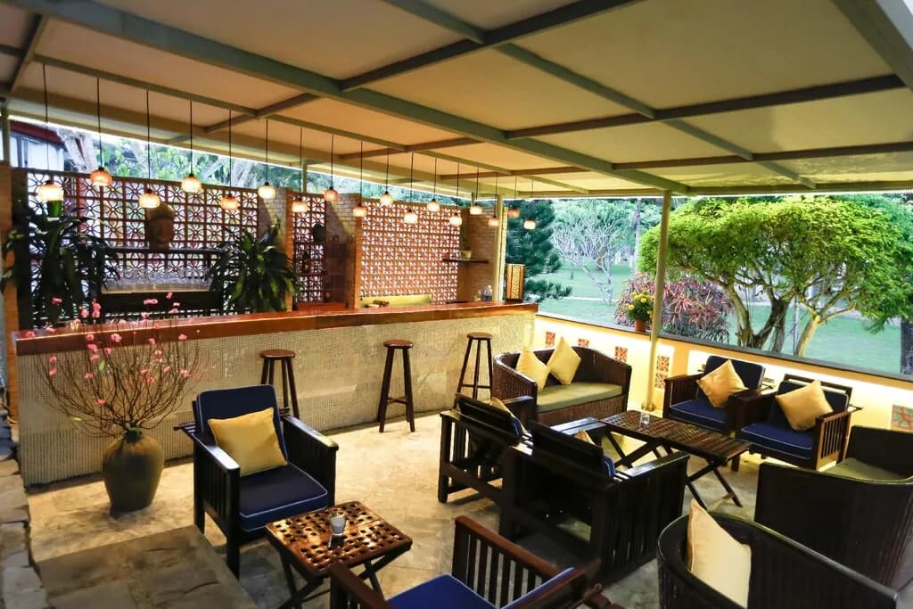 Beach Bar & Lounge
