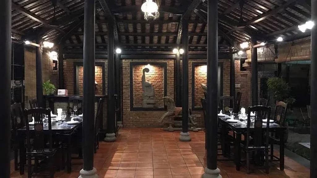 Bữa tối trong nhà rường