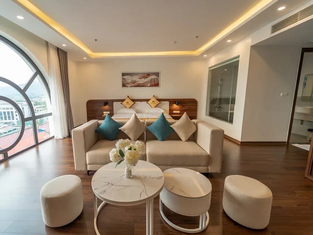 Master Suite – Cửa sổ vòm panorama