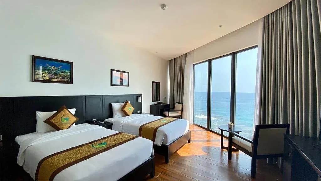 Combo cặp đôi trốn phố