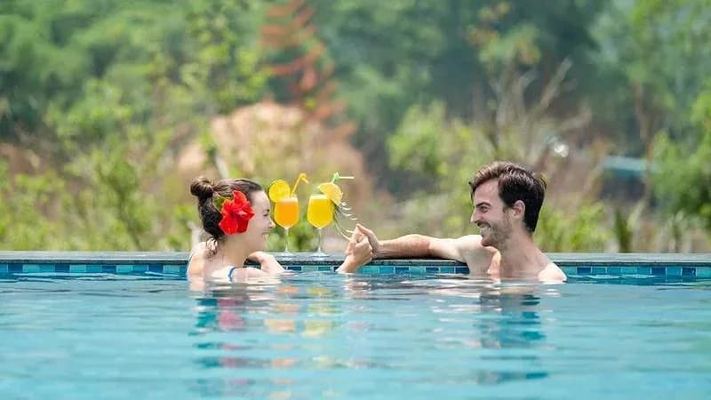 Combo cặp đôi trốn phố 2N1Đ