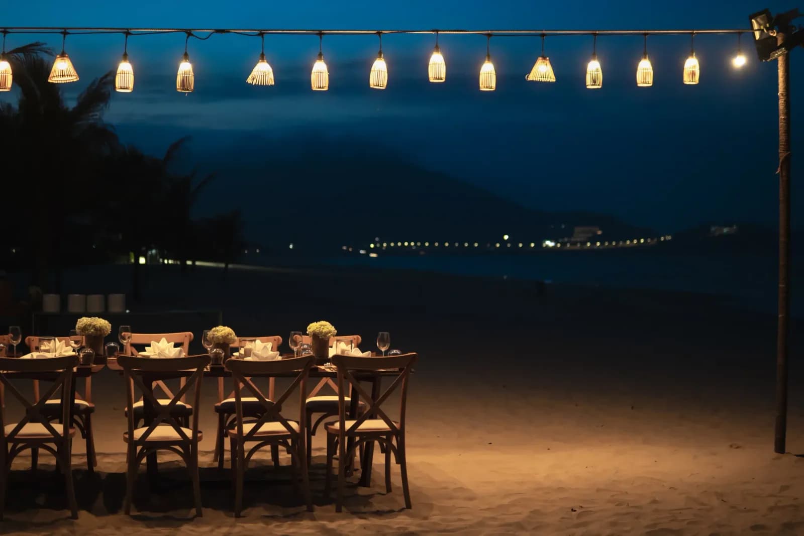 Tiệc tối trên bãi biển