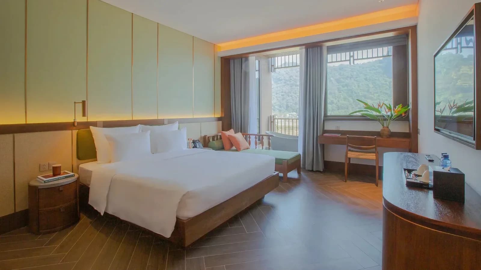 Deluxe Hướng Núi