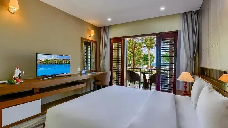 Deluxe Pool View