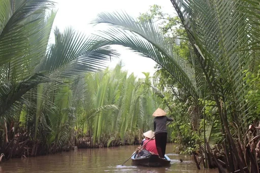 Chèo xuồng ba lá