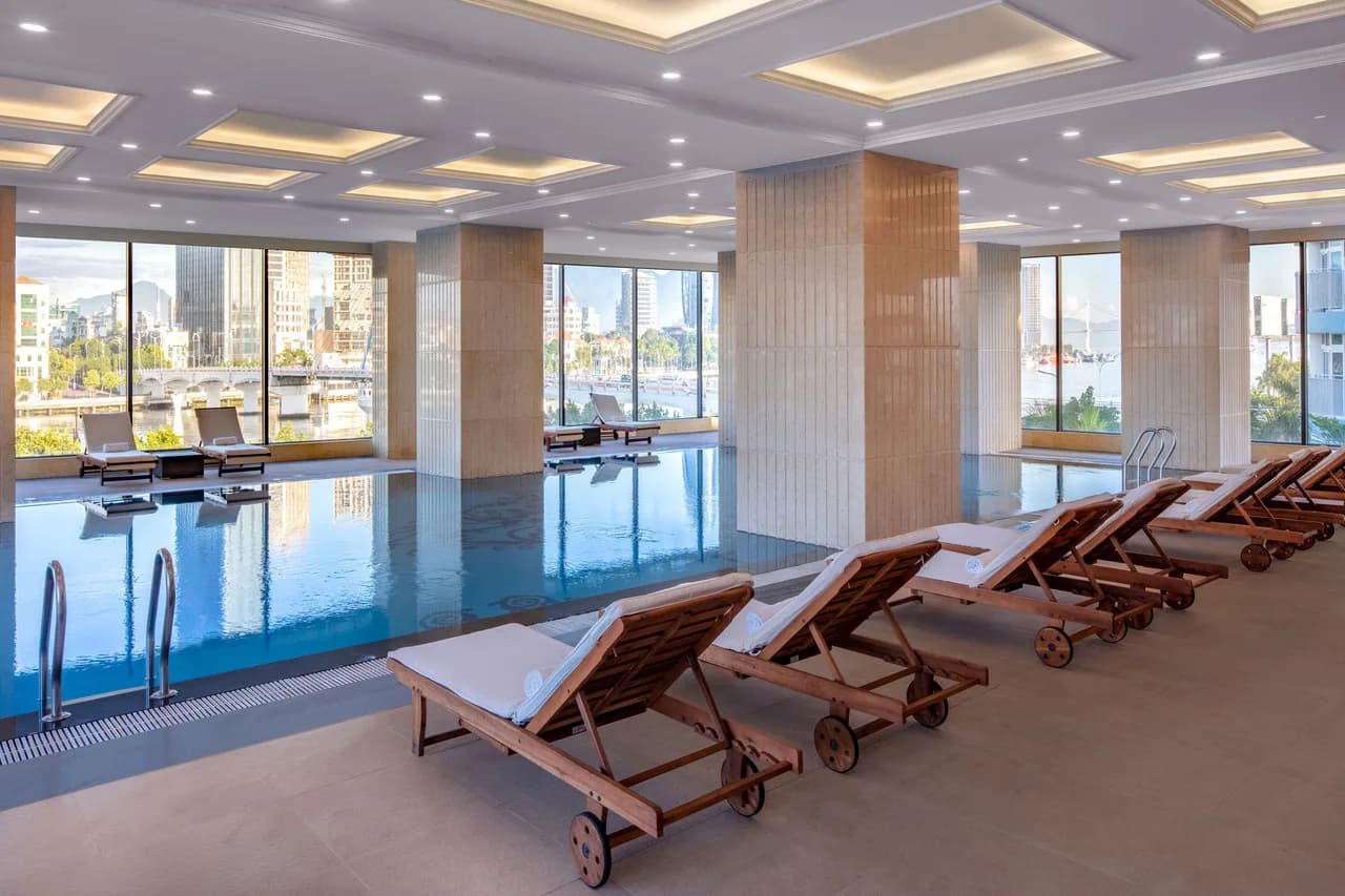 Bể bơi bốn mùa trong nhà