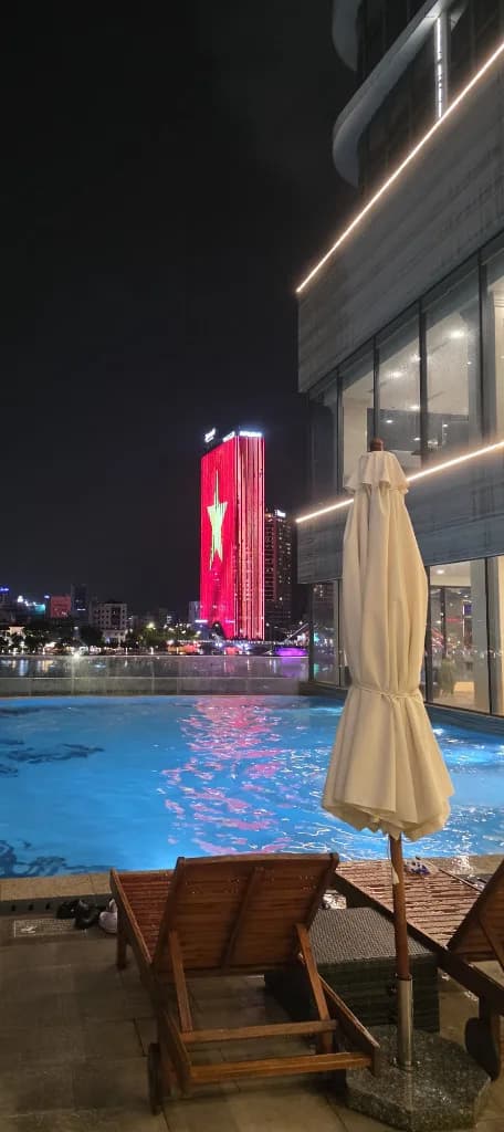 Đêm rực rỡ view cầu Rồng