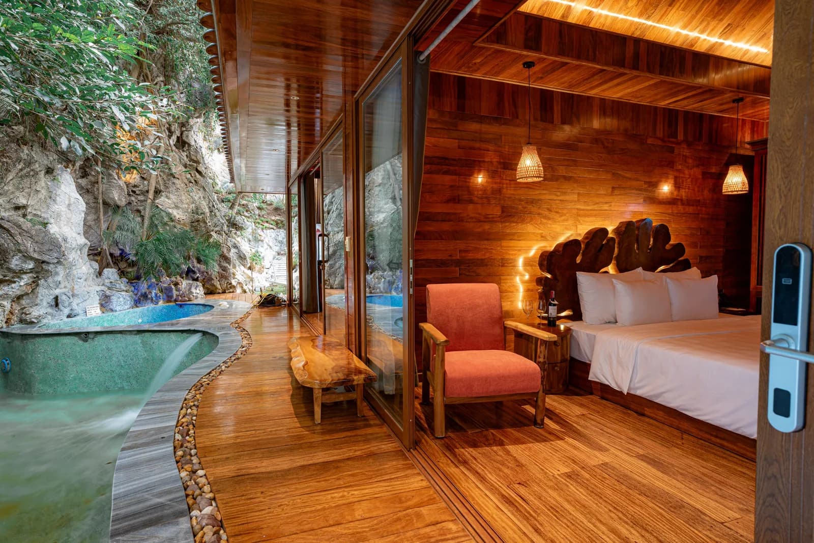 Suite & villa có bể khoáng riêng