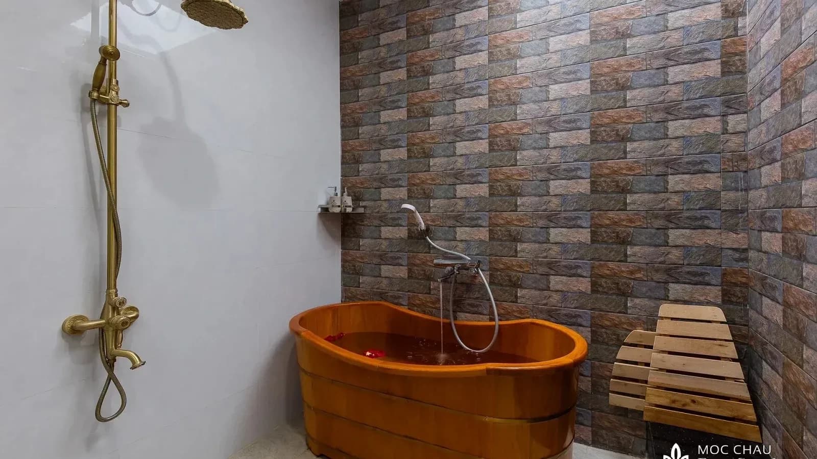 Bồn gỗ ngâm thảo dược
