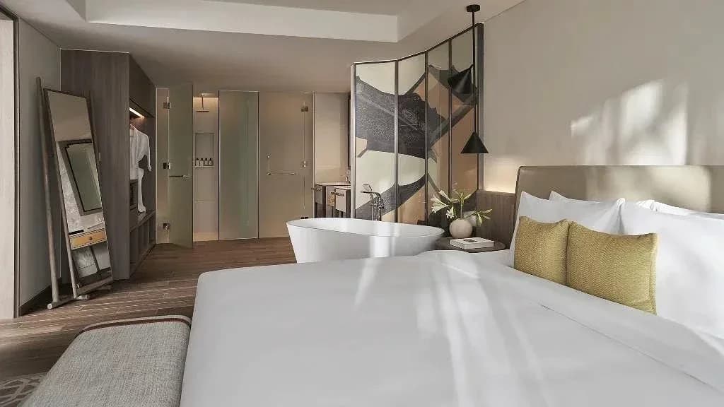 Moire Grand Suite