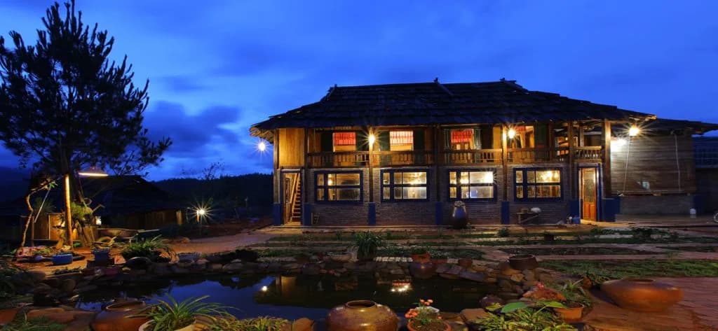 Nhà sàn chính & vườn ao sinh thái