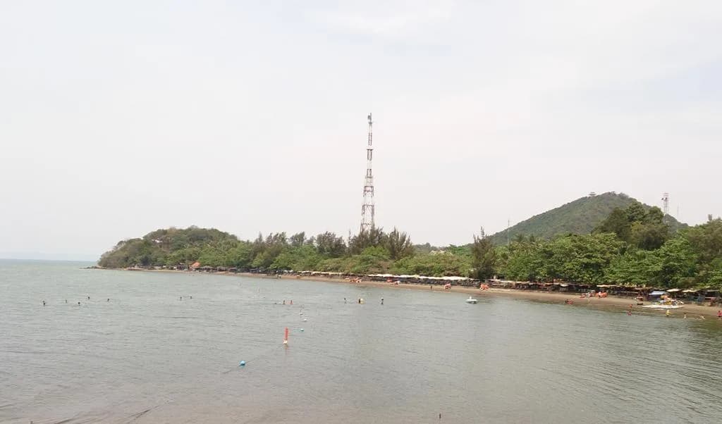 Toàn cảnh vịnh Mũi Nai