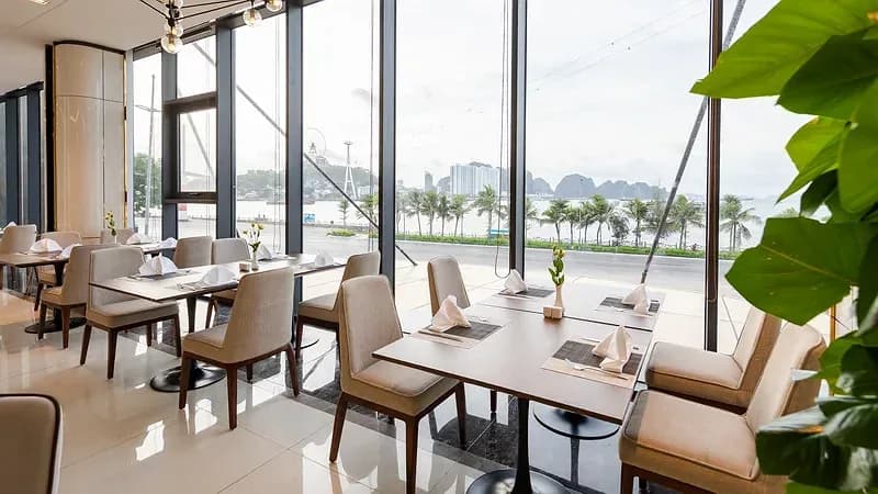 Trọn tầm nhìn vịnh Hạ Long