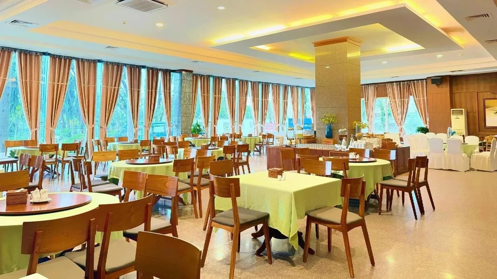 Buffet sáng phong phú