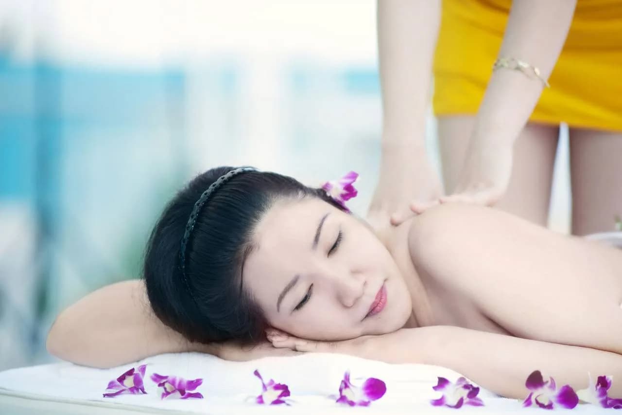 REINA Spa & Massage