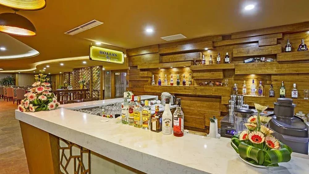 Hoa Lan Lounge