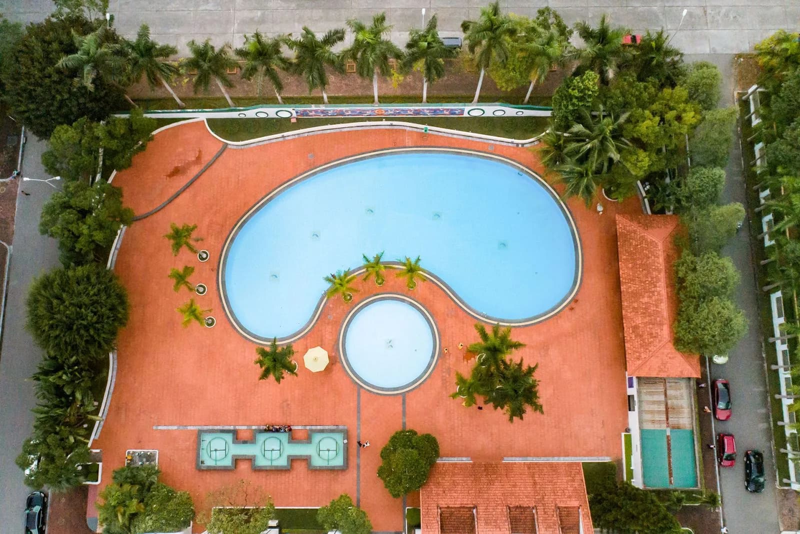 Bể bơi ngoài trời 800m²