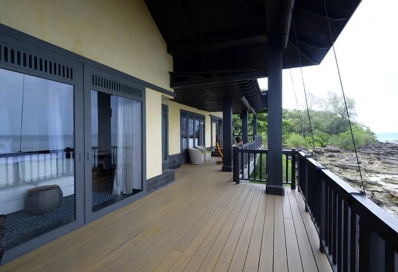 One Bedroom Ocean Front Villa