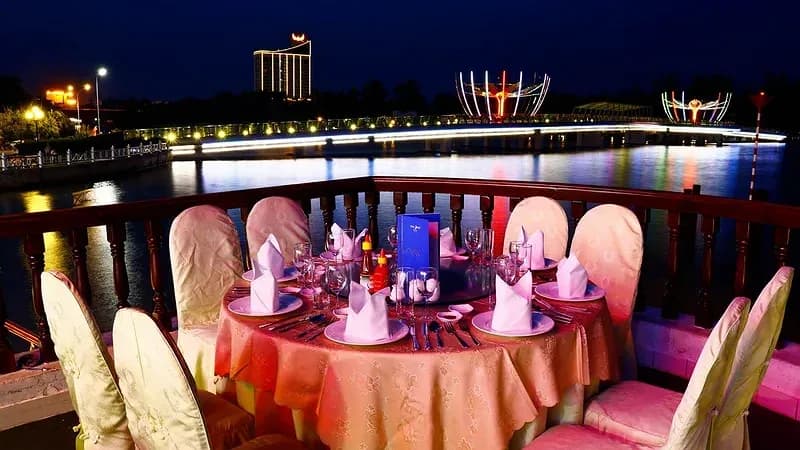 Đêm lãng mạn Sky Bar & du thuyền