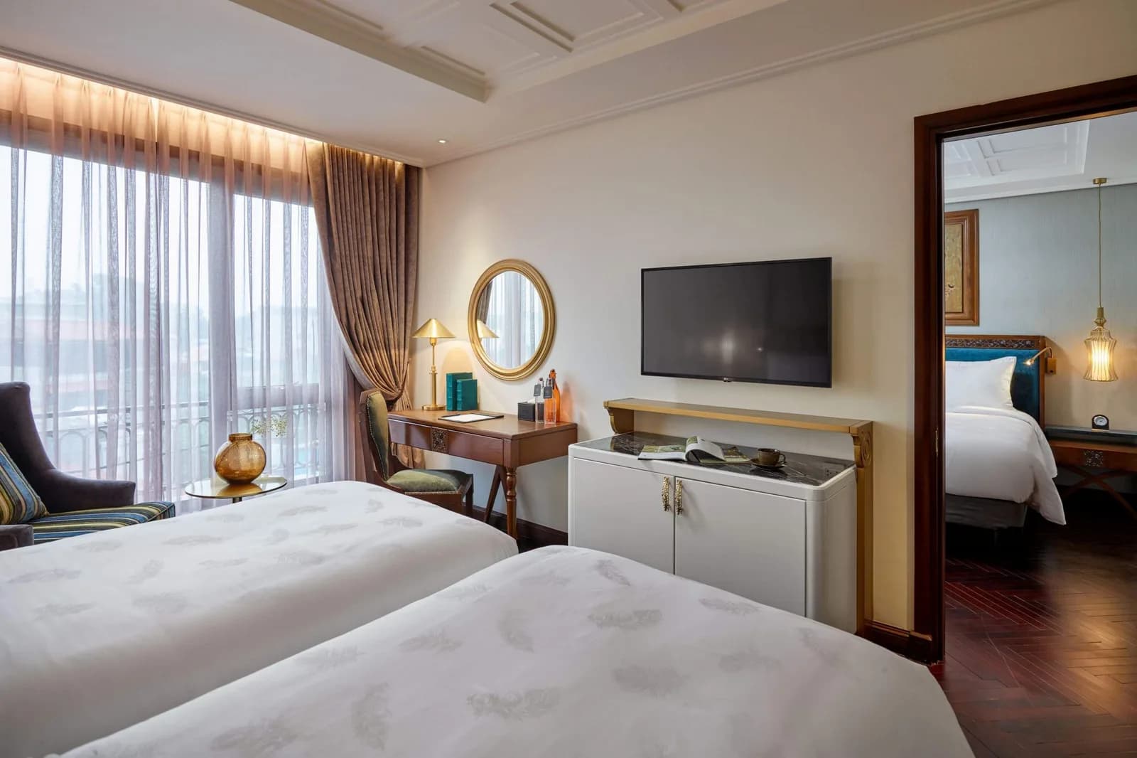 Phòng Grand thông nhau qua cửa nối