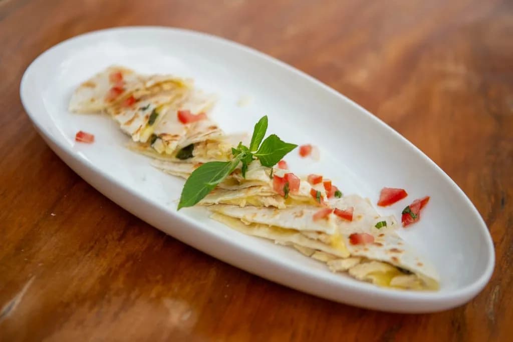 Quầy bar & bếp Việt - Âu