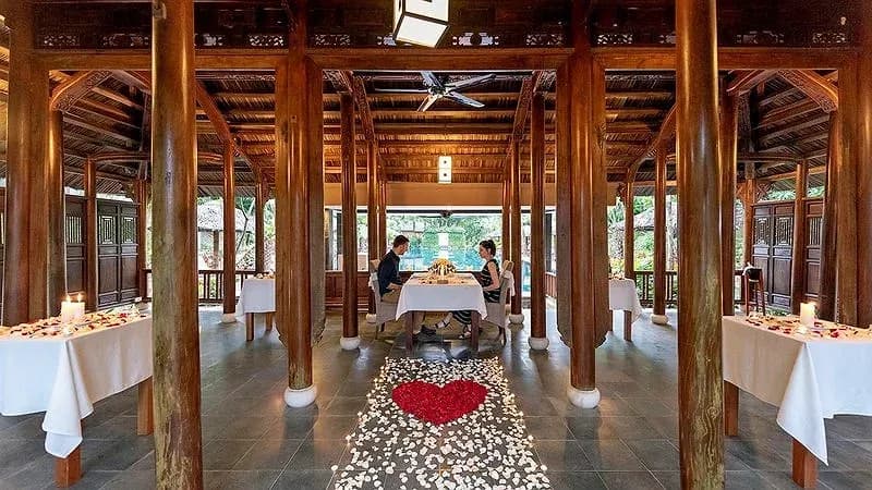 Tuần trăng mật xứ Huế