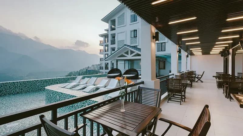 Sundeck & khu nghỉ ngoài trời