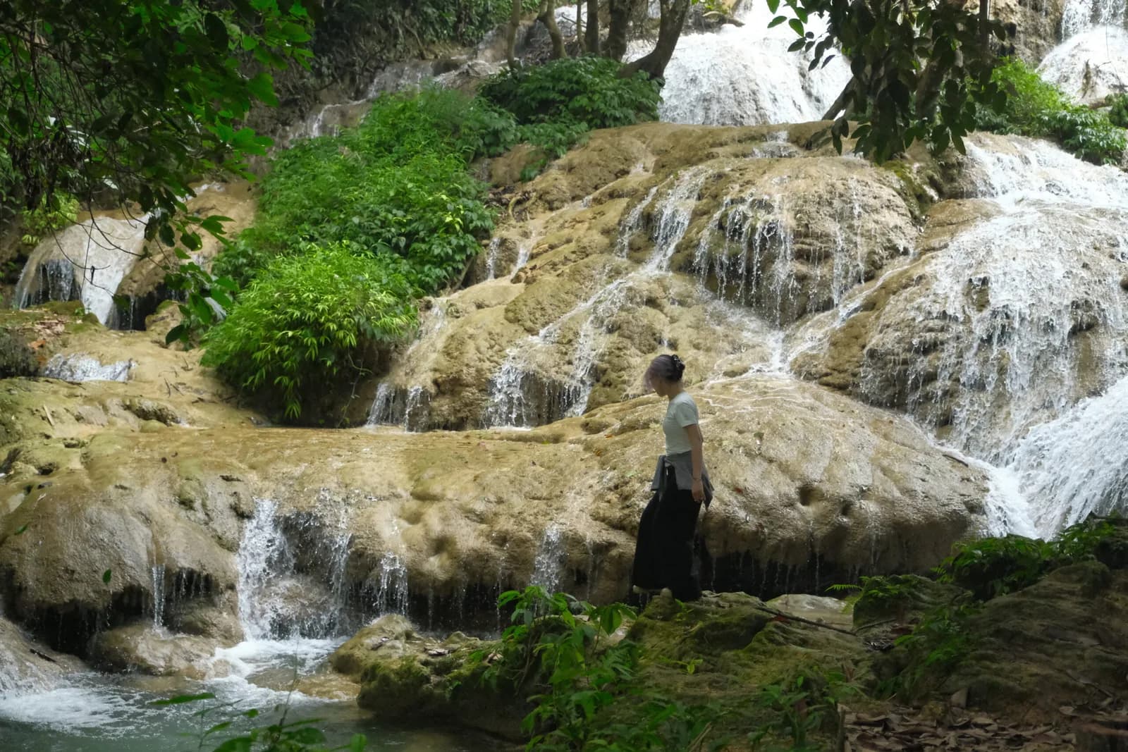 Suối thác trong khu vực