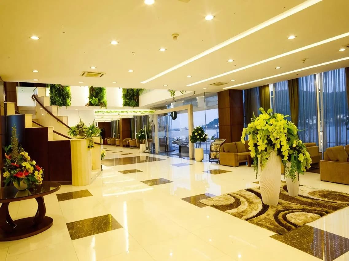 Sảnh đón khách bên sông