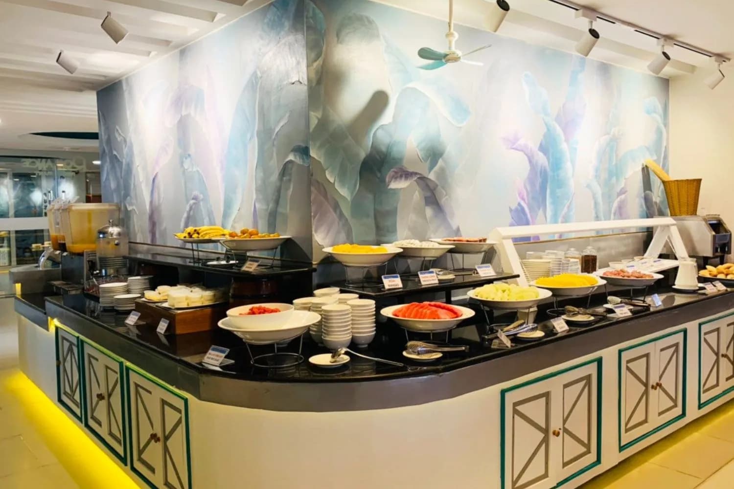 Buffet sáng quốc tế