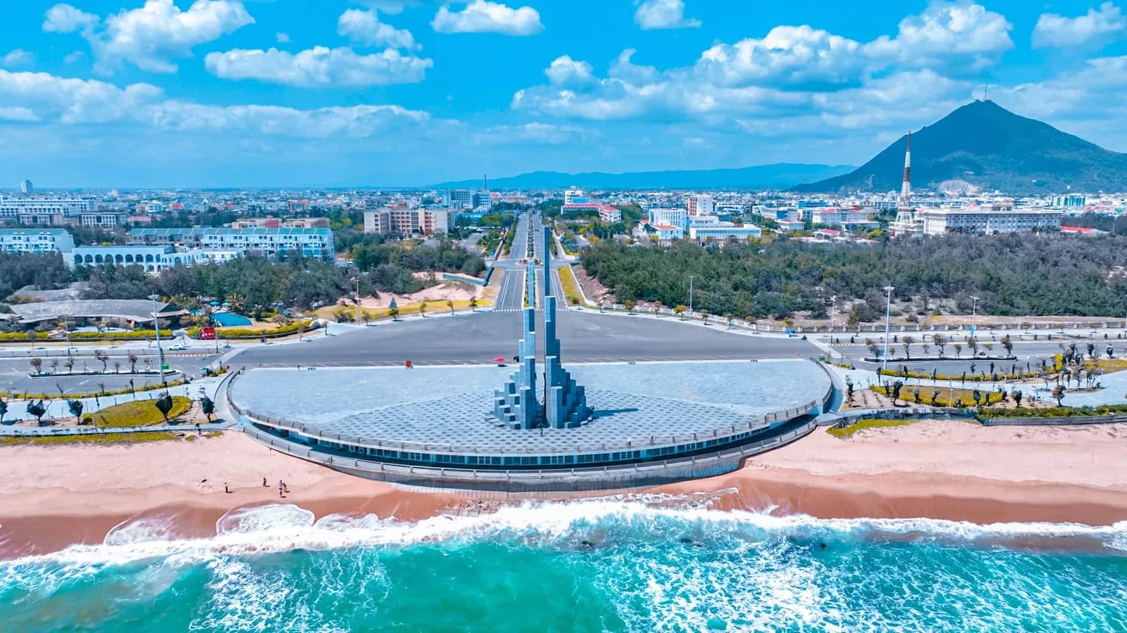 Sát Tháp Nghinh Phong & phố biển