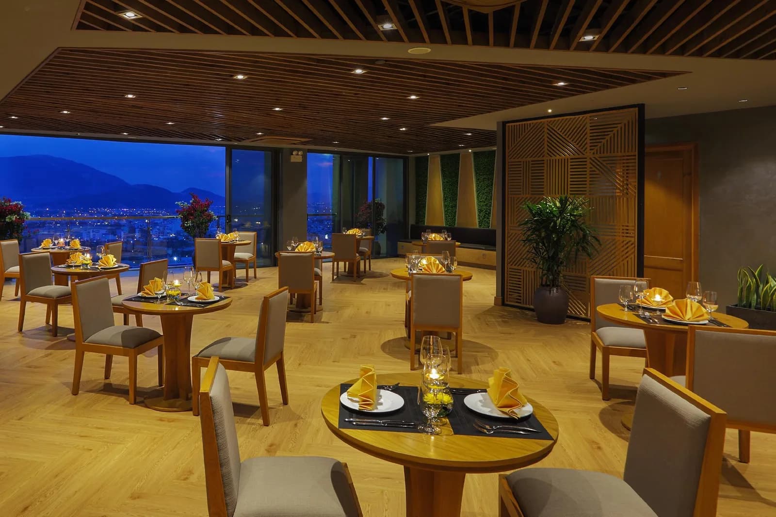 Sky Lounge ngắm hoàng hôn
