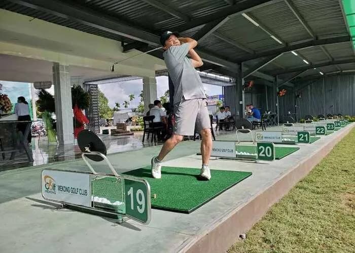 Sân tập & học viện golf