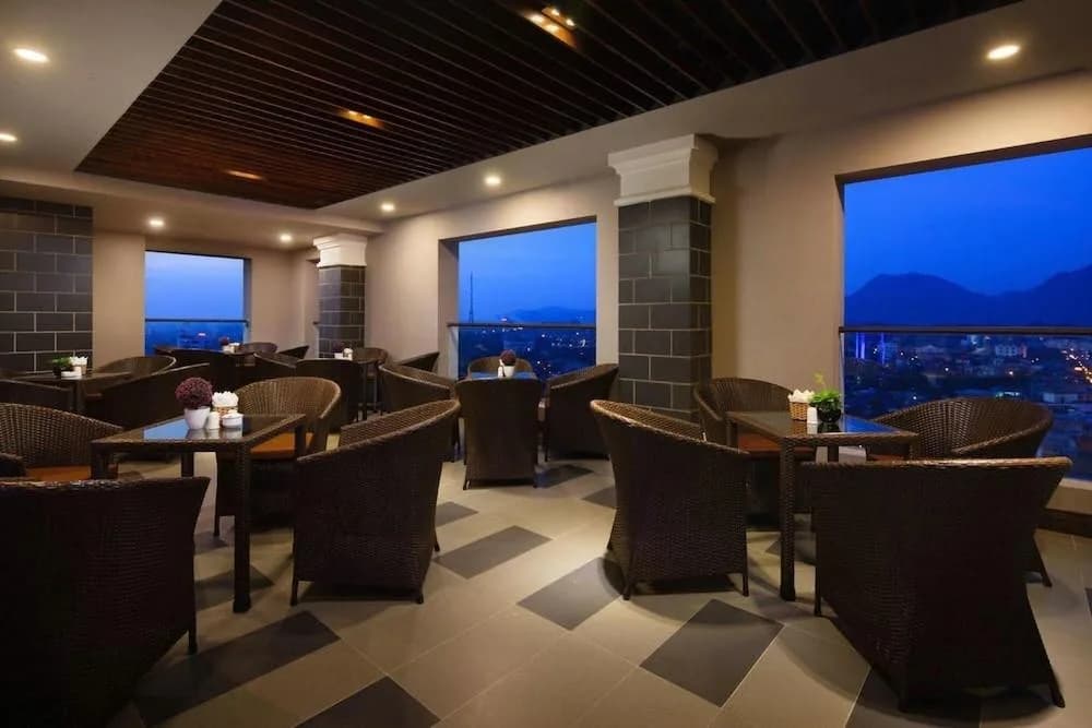 Sky Lounge & Cafe
