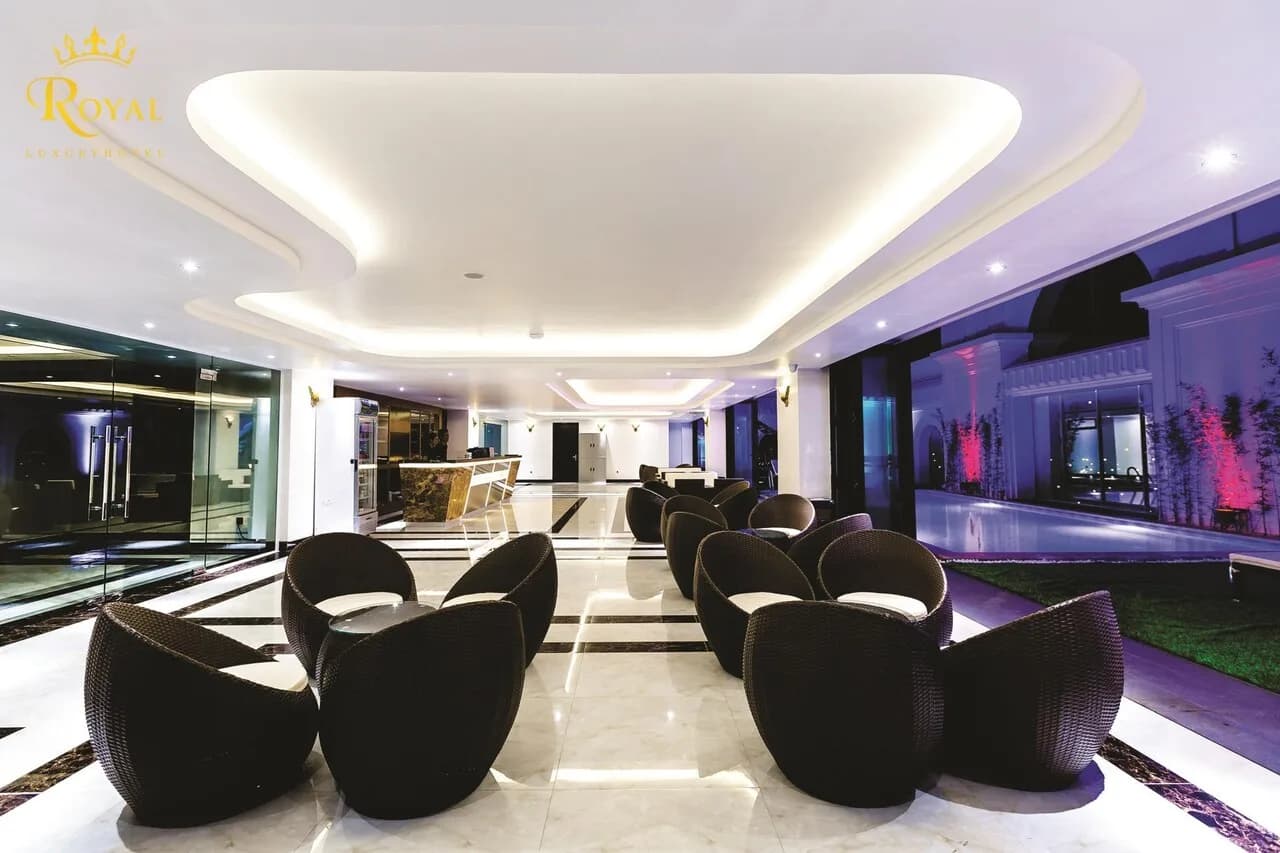 Sky Lounge & Bar